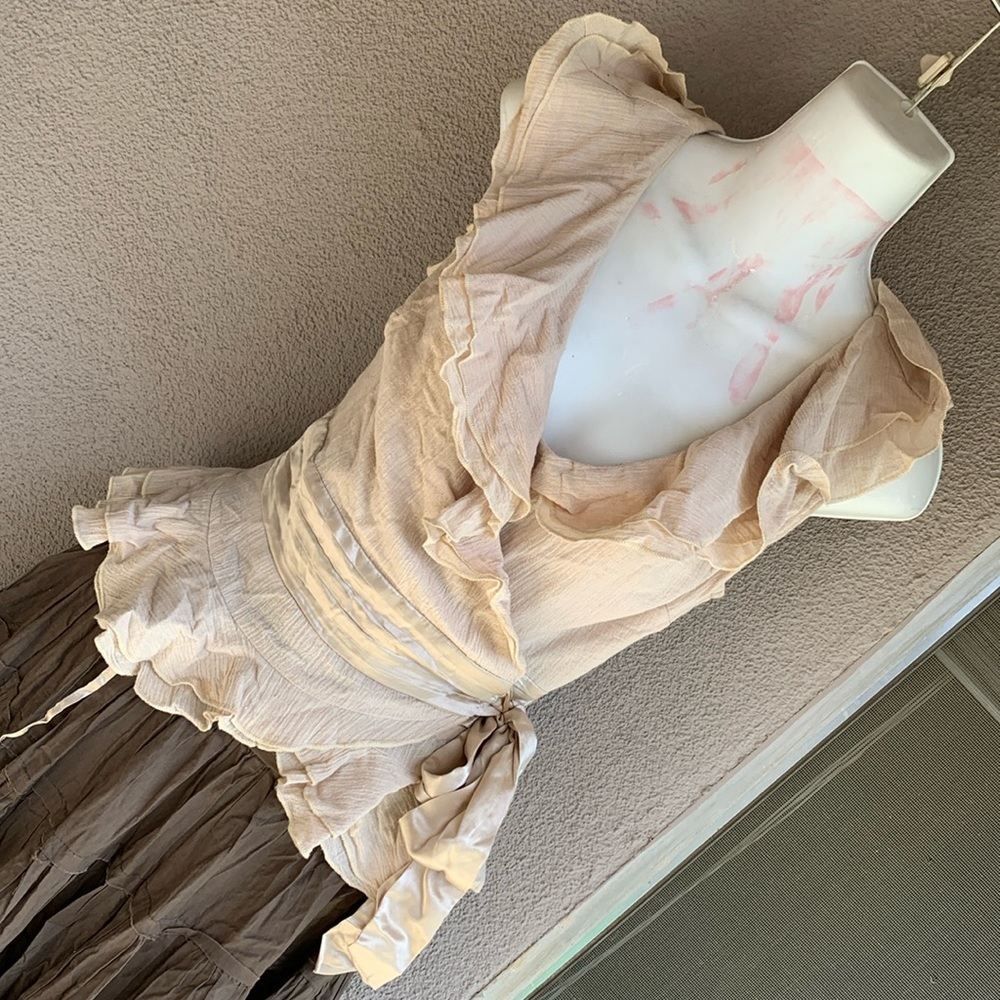Ivory Bebe top with tie